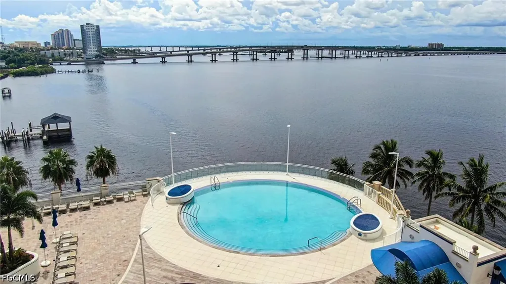 2743 1st Street Fort Myers FL 33916