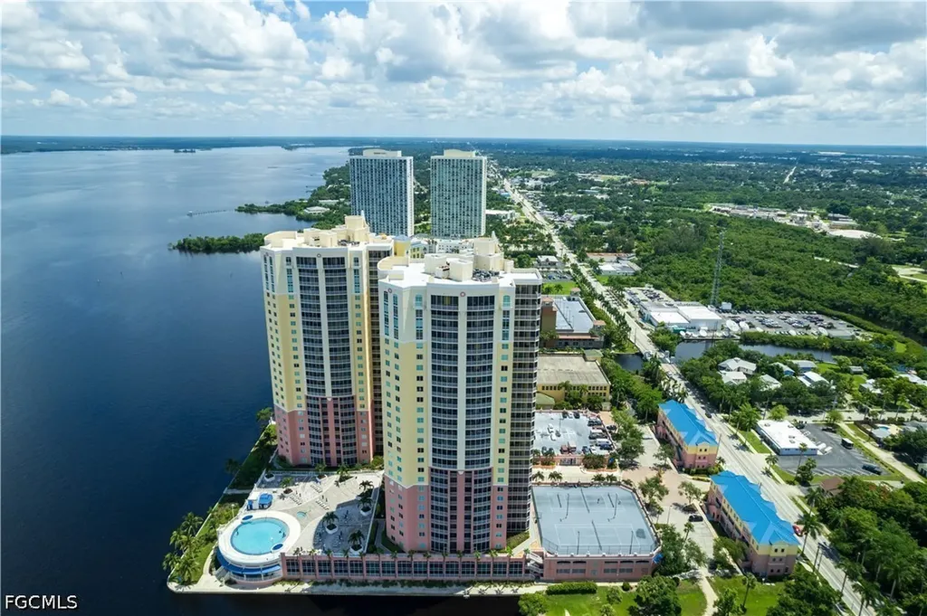 2743 1st Street Fort Myers FL 33916