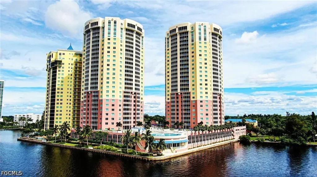 2743 1st Street Fort Myers FL 33916