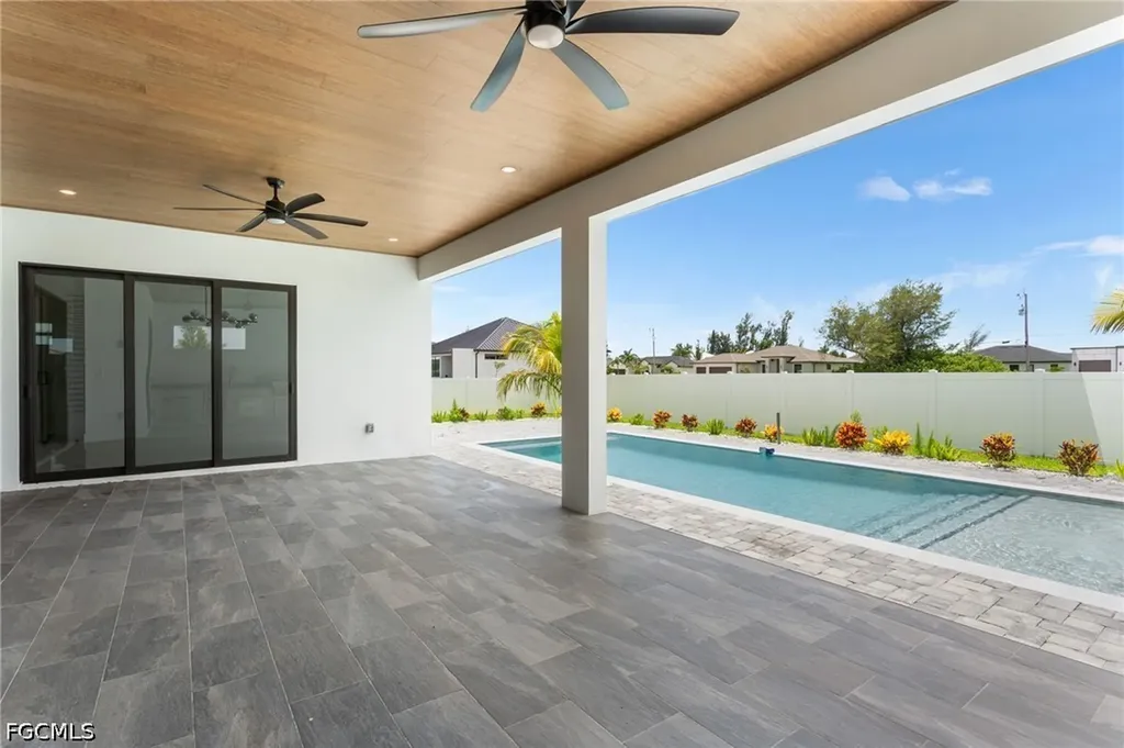 10 SW 33rd Avenue Cape Coral FL 33991
