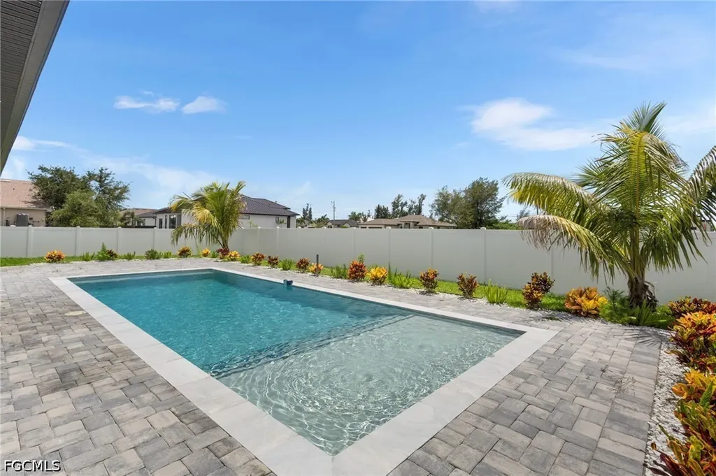 10 SW 33rd Avenue Cape Coral FL 33991