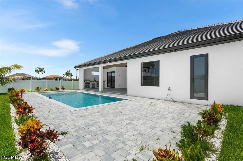 10 SW 33rd Avenue Cape Coral FL 33991