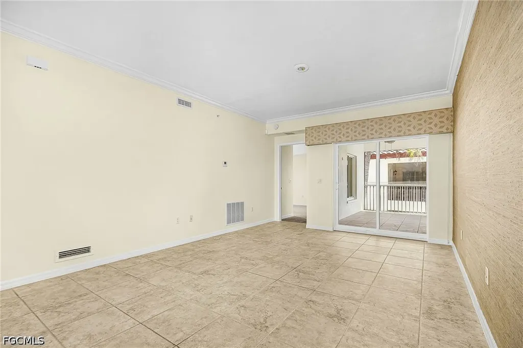 221 9th Street S Naples FL 34102