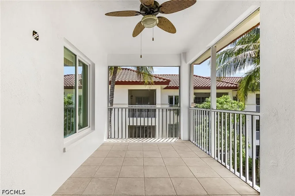 221 9th Street S Naples FL 34102