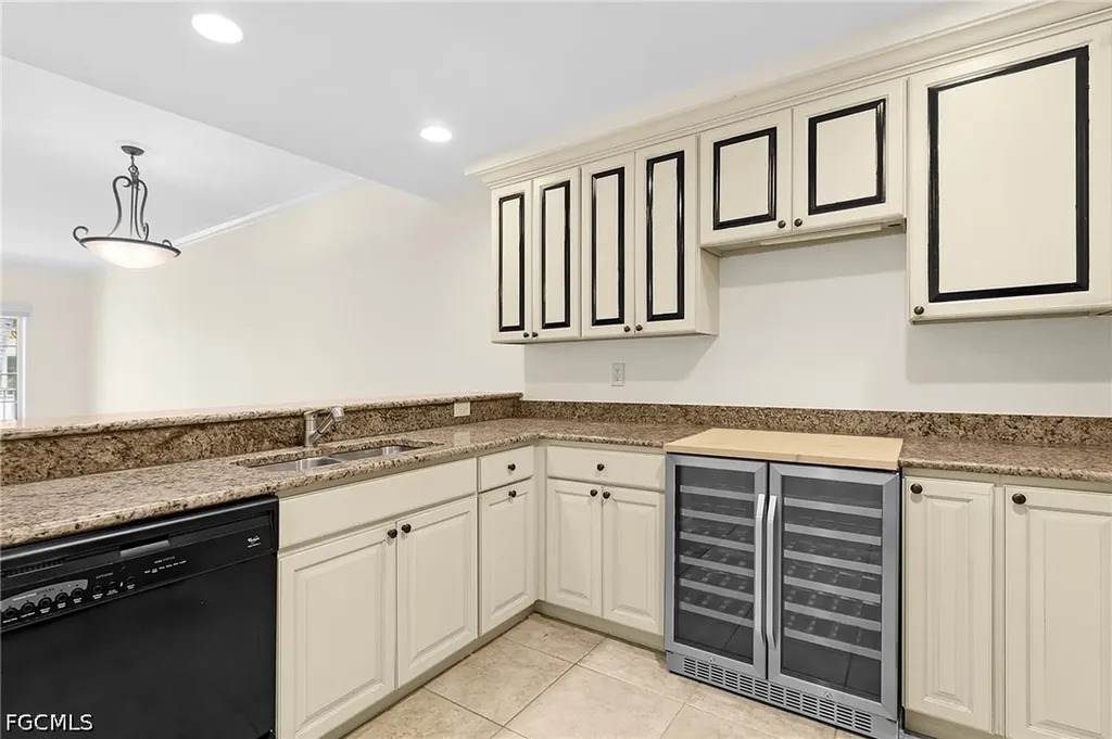 221 9th Street S Naples FL 34102