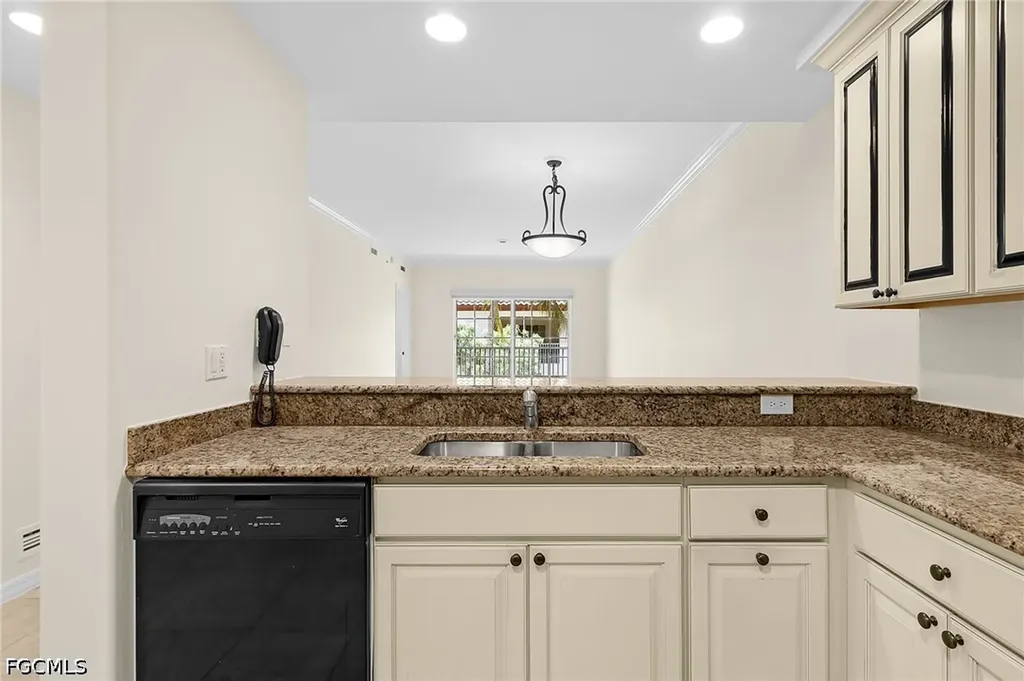221 9th Street S Naples FL 34102