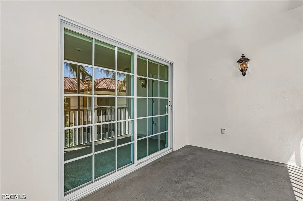 221 9th Street S Naples FL 34102