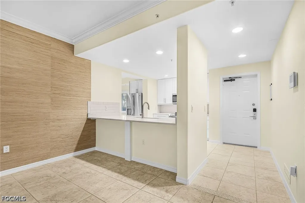 221 9th Street S Naples FL 34102