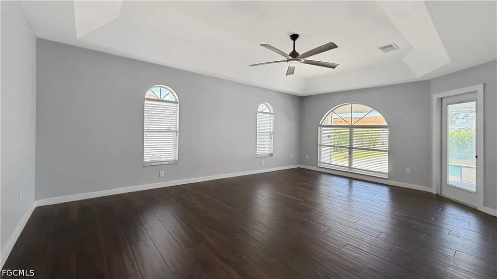 27 NE 20th Place Cape Coral FL 33909