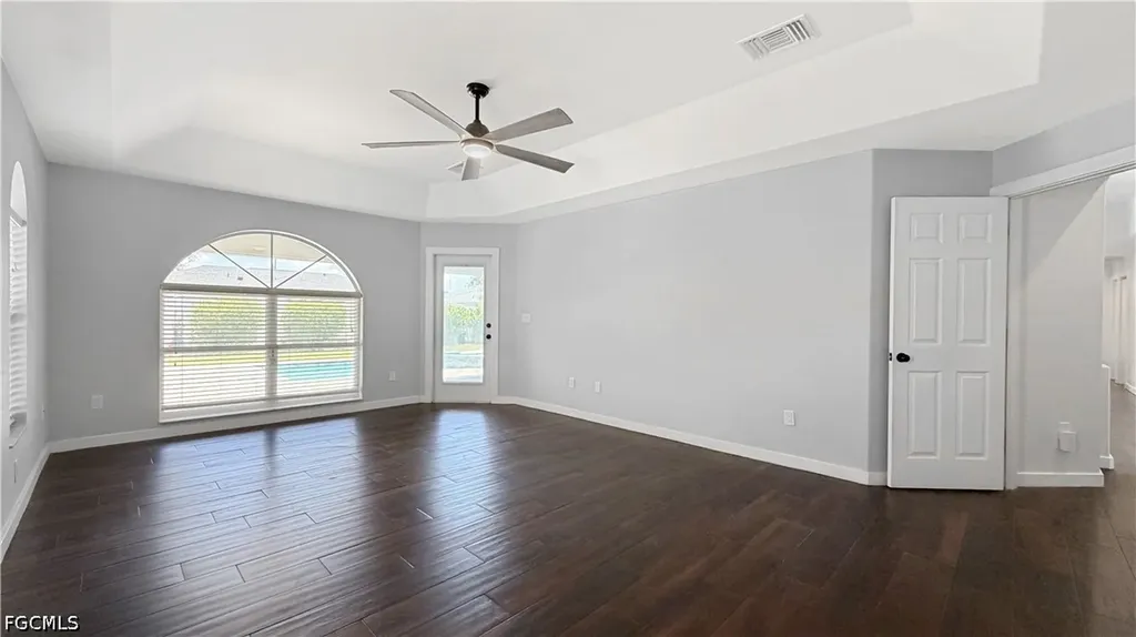 27 NE 20th Place Cape Coral FL 33909