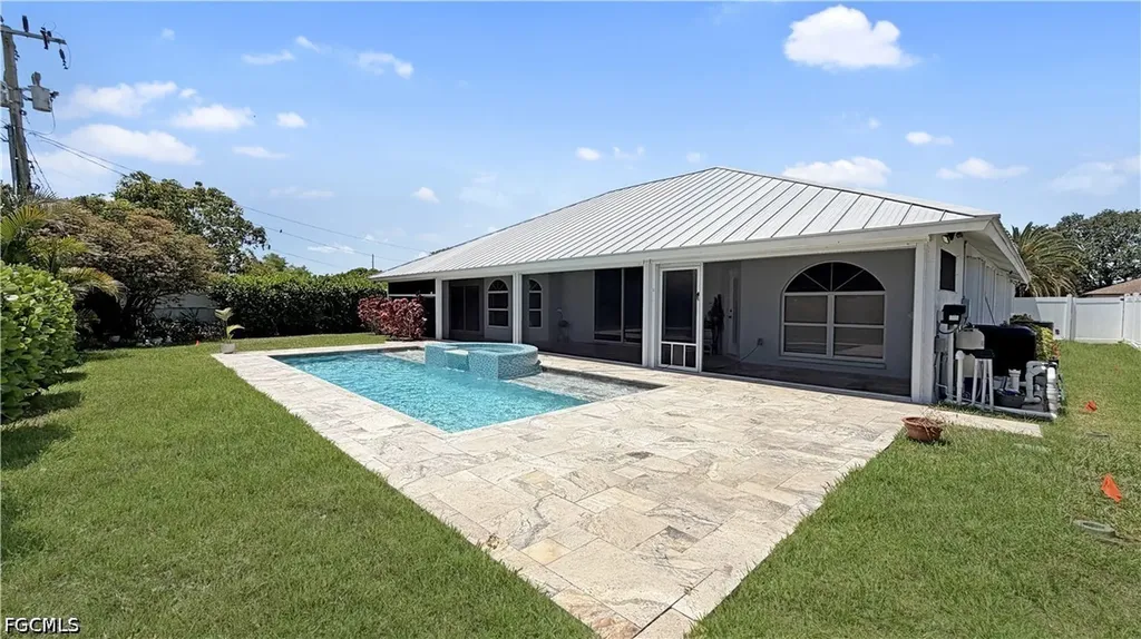 27 NE 20th Place Cape Coral FL 33909
