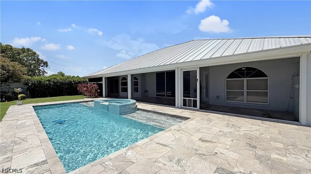27 NE 20th Place Cape Coral FL 33909