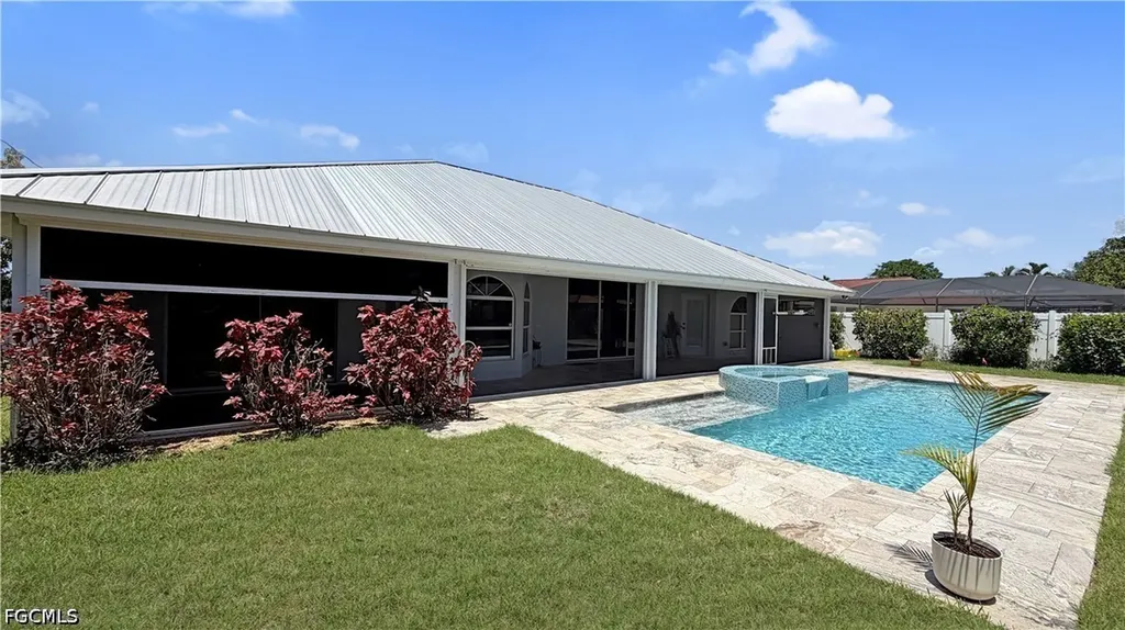 27 NE 20th Place Cape Coral FL 33909