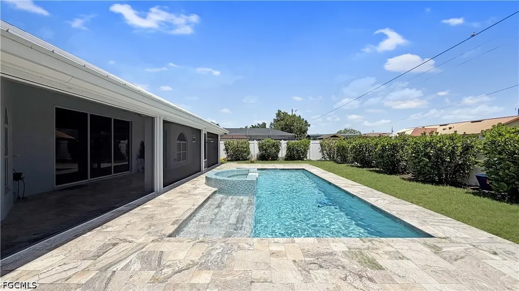 27 NE 20th Place Cape Coral FL 33909
