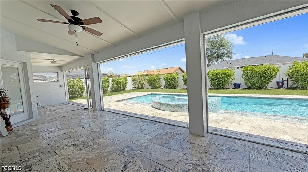 27 NE 20th Place Cape Coral FL 33909