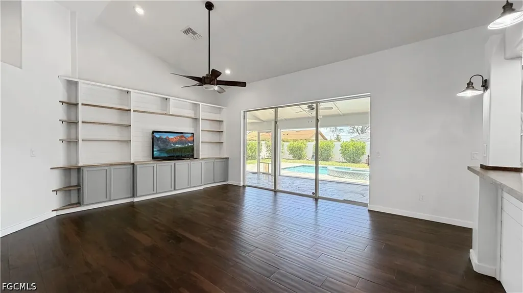 27 NE 20th Place Cape Coral FL 33909