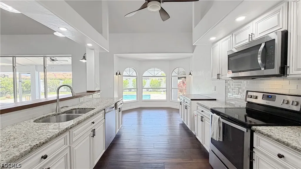 27 NE 20th Place Cape Coral FL 33909