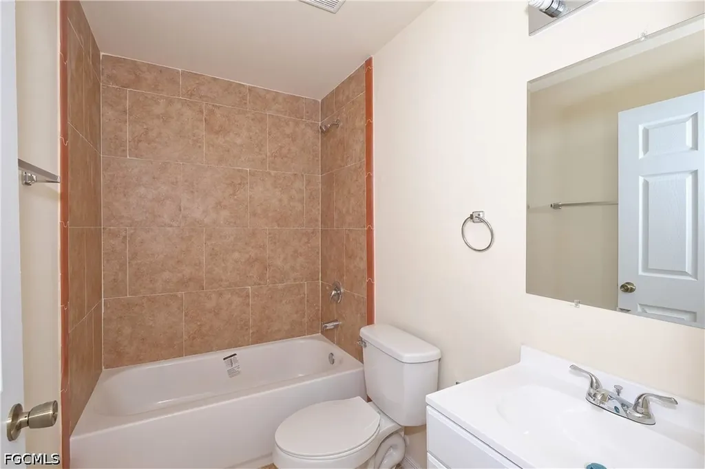 615 SE 6th Terrace Cape Coral FL 33990