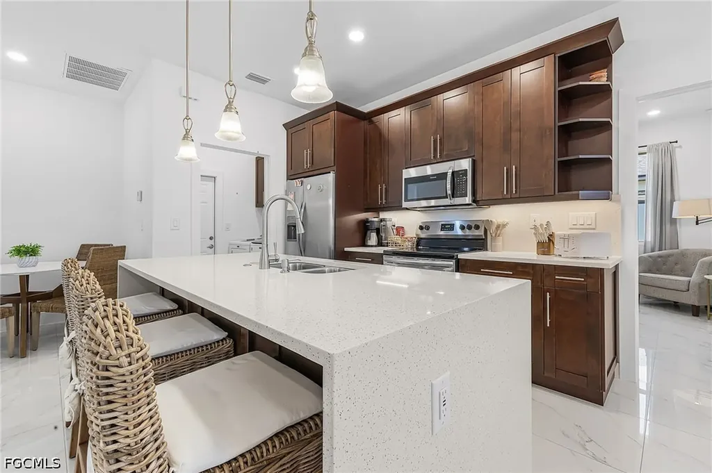 1015 SW 15th Place Cape Coral FL 33991