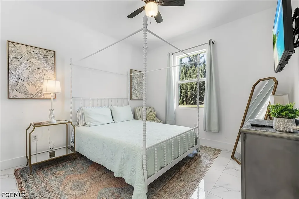 1015 SW 15th Place Cape Coral FL 33991