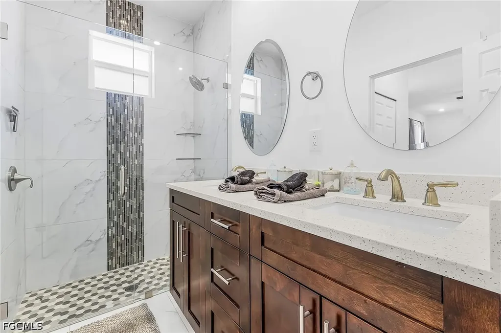 1015 SW 15th Place Cape Coral FL 33991