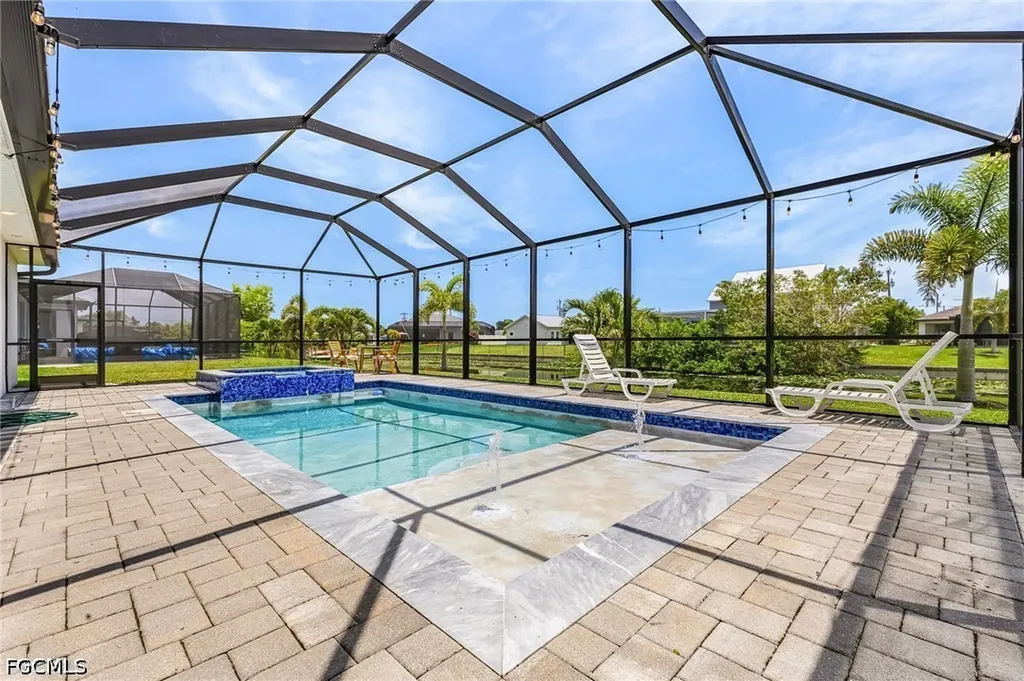 1015 SW 15th Place Cape Coral FL 33991