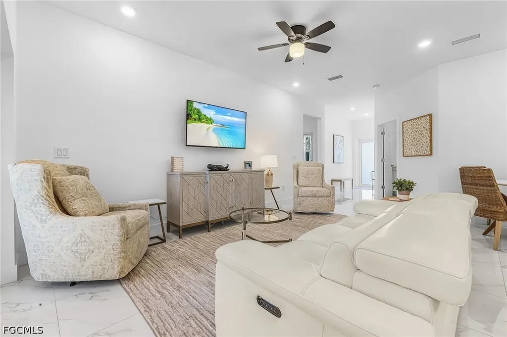 1015 SW 15th Place Cape Coral FL 33991