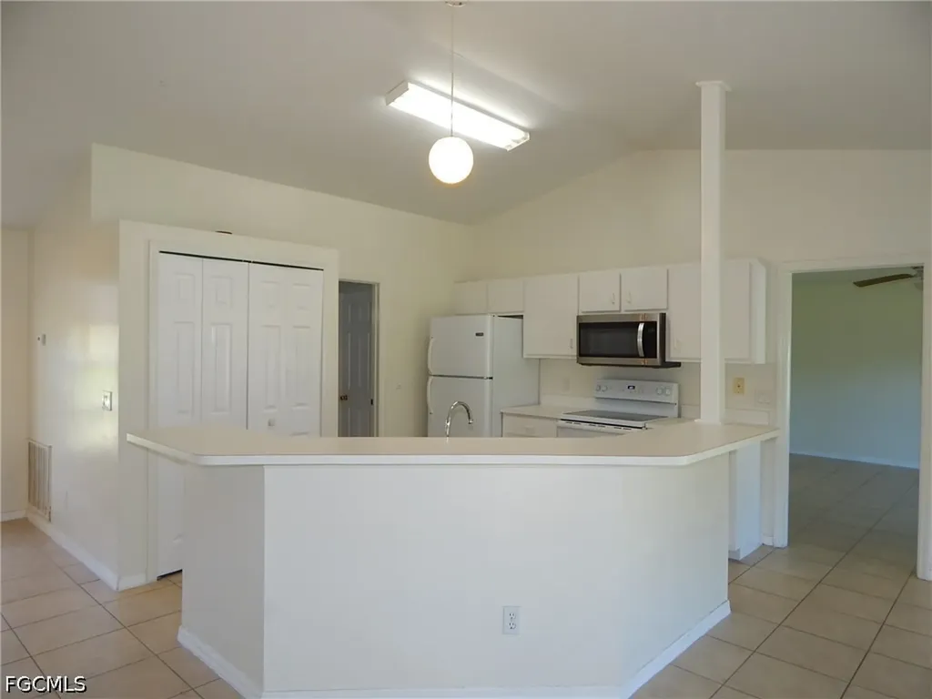 135 SE 29th Street Cape Coral FL 33904
