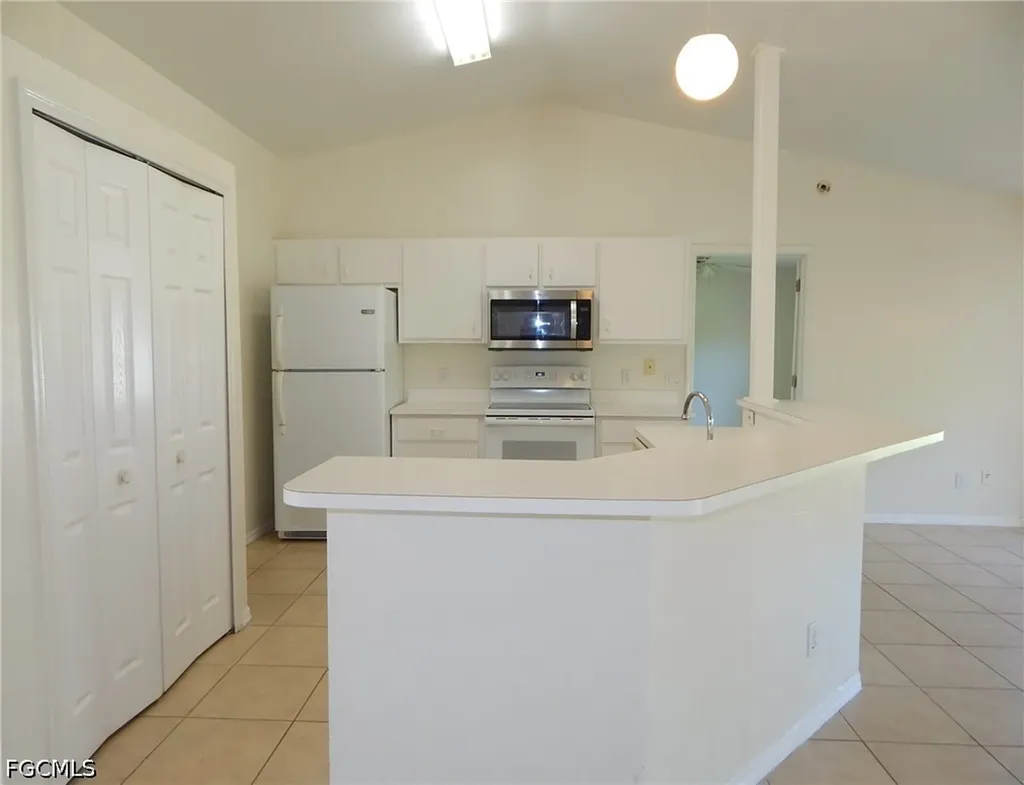 135 SE 29th Street Cape Coral FL 33904