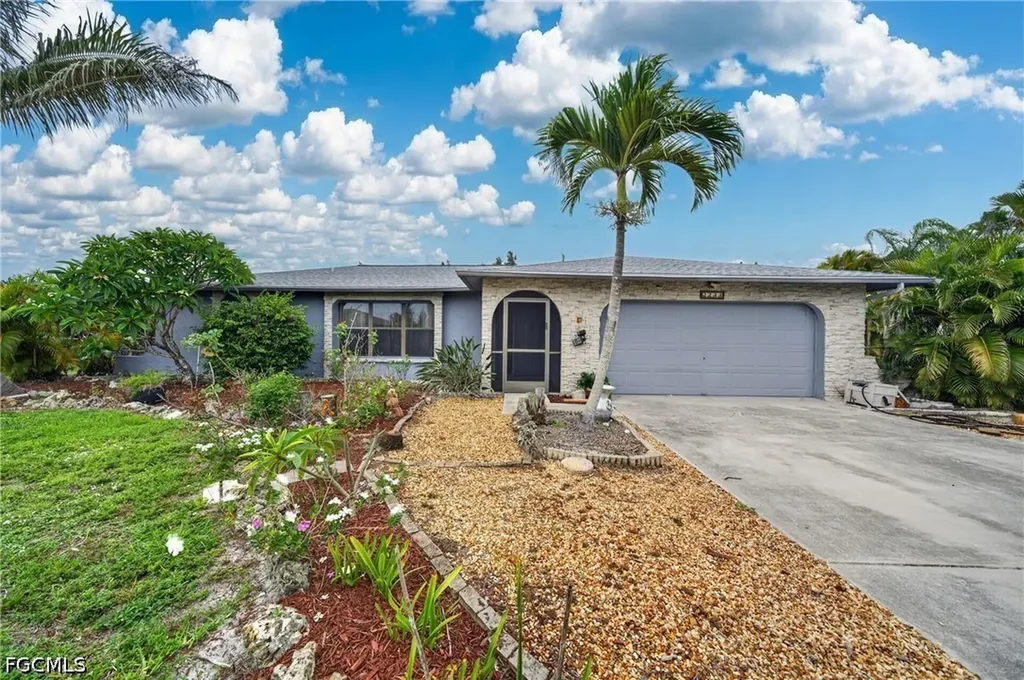 2233 SW 4th Street Cape Coral FL 33991