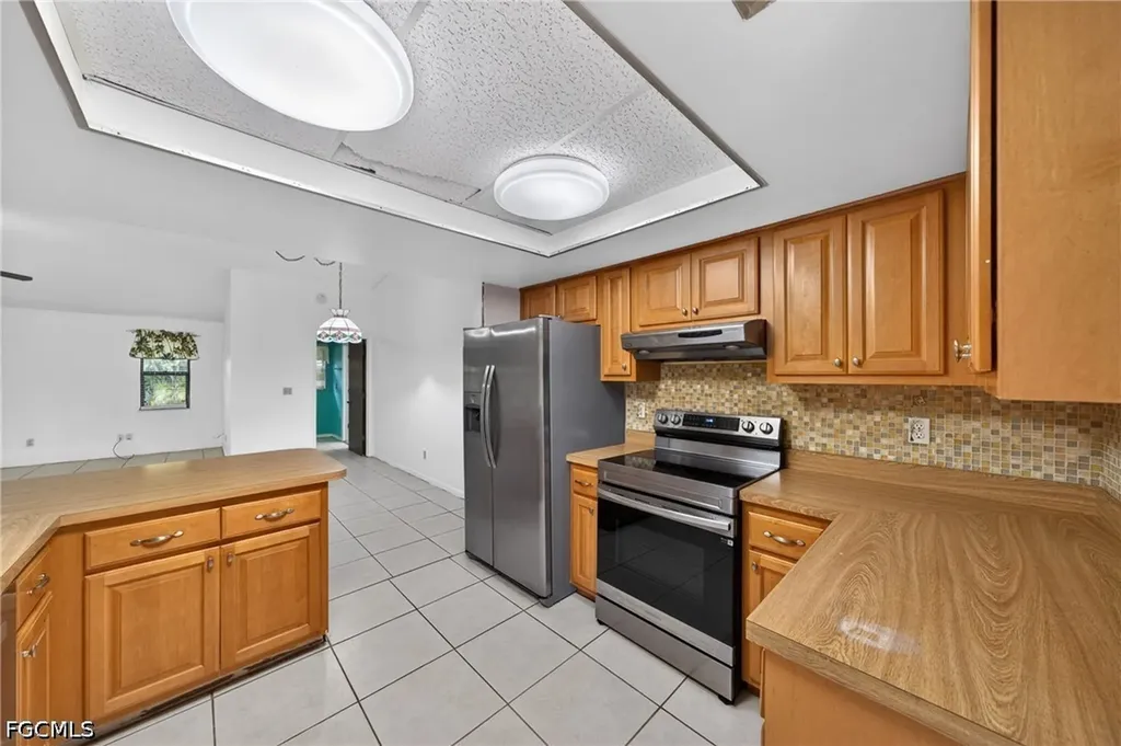 2233 SW 4th Street Cape Coral FL 33991