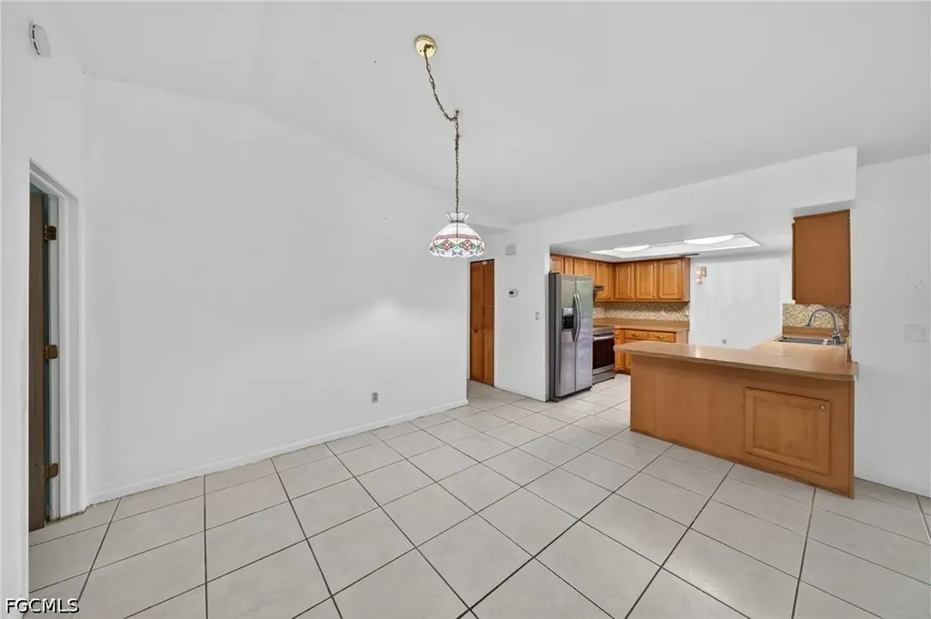 2233 SW 4th Street Cape Coral FL 33991