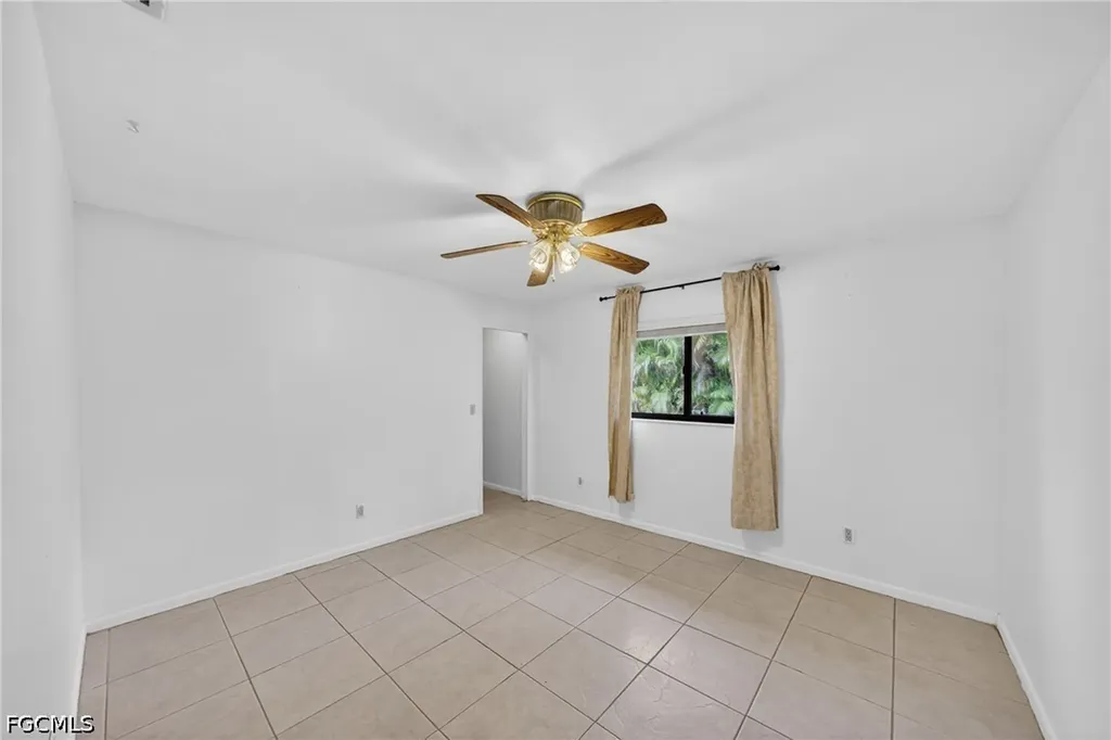 2233 SW 4th Street Cape Coral FL 33991