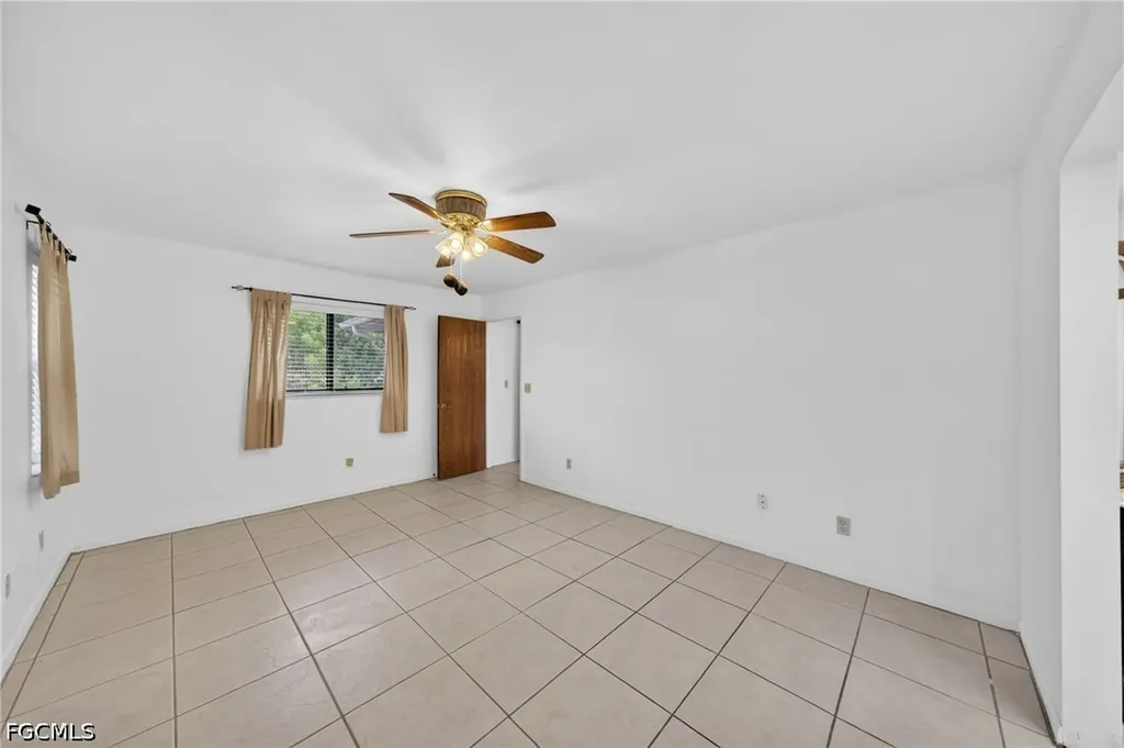 2233 SW 4th Street Cape Coral FL 33991