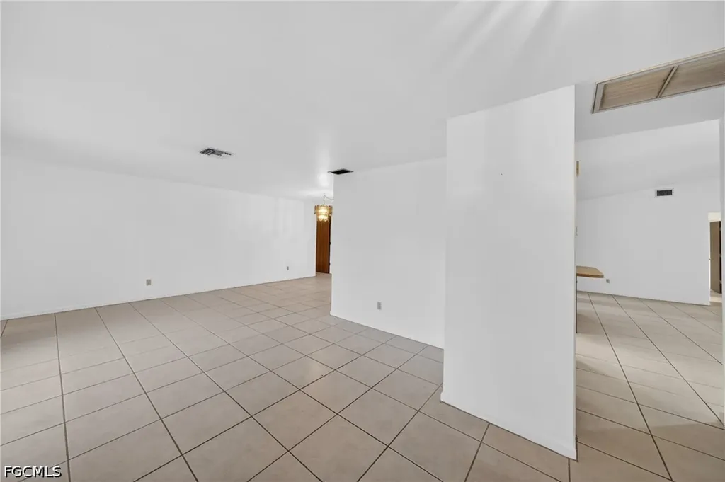 2233 SW 4th Street Cape Coral FL 33991