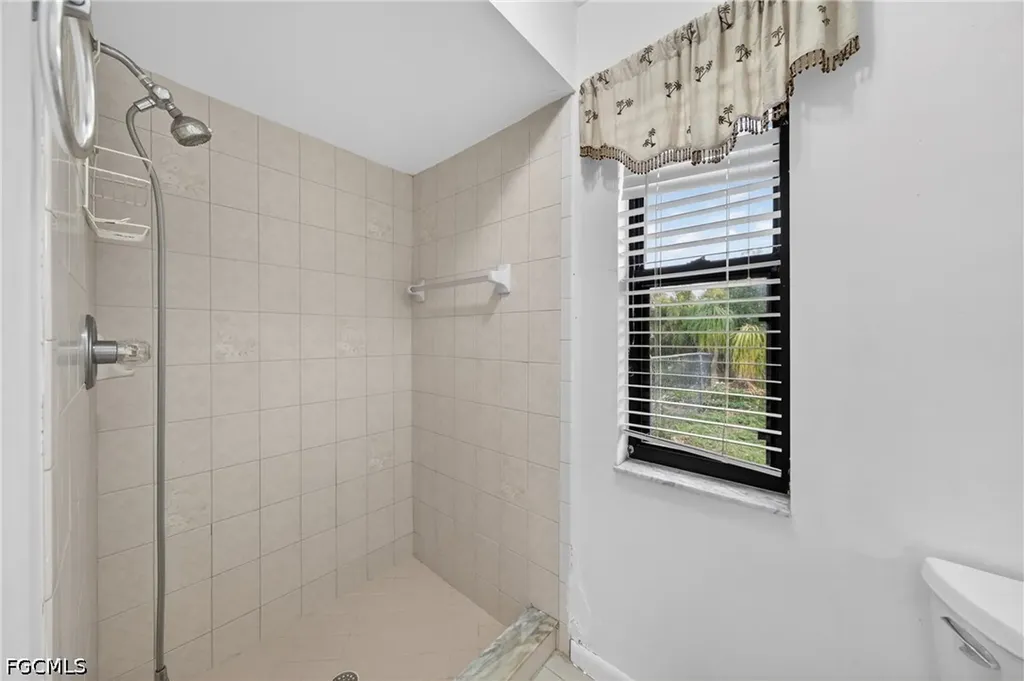 2233 SW 4th Street Cape Coral FL 33991