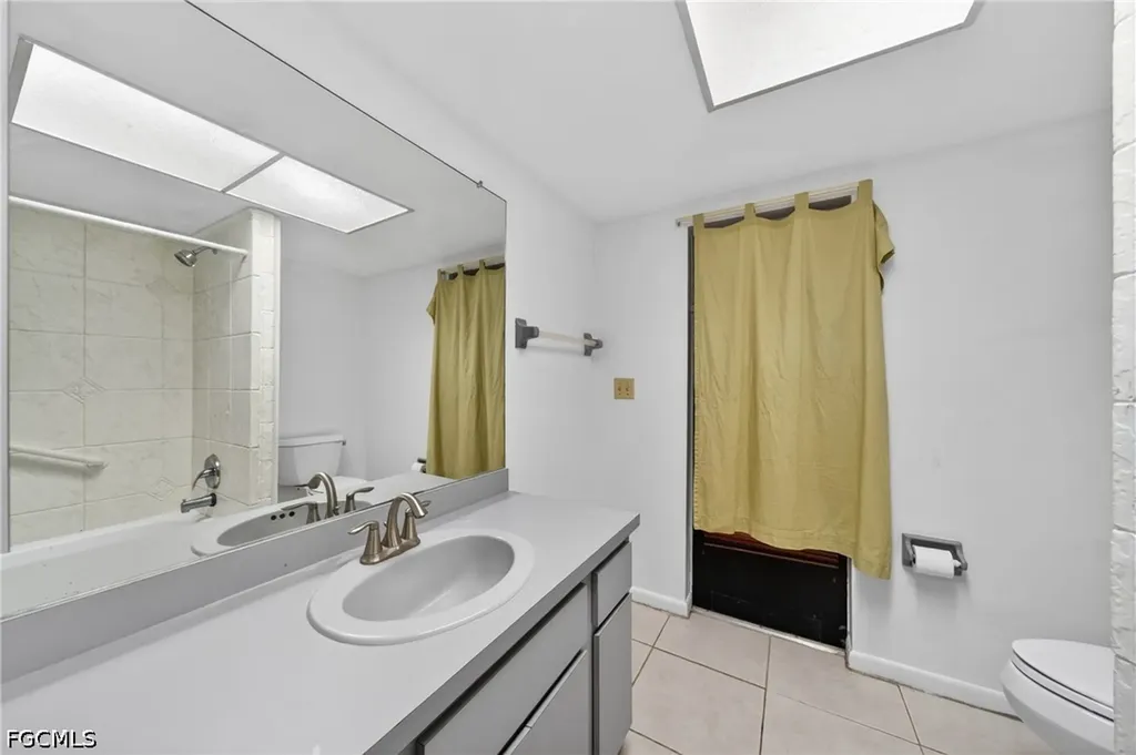 2233 SW 4th Street Cape Coral FL 33991