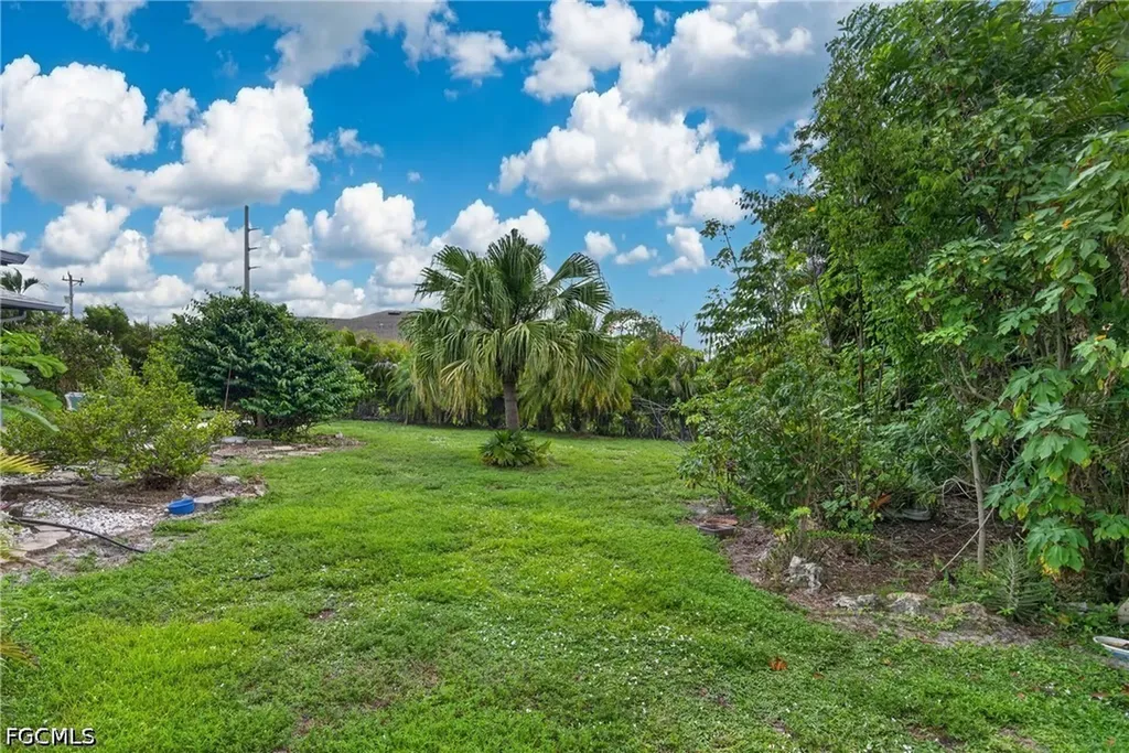 2233 SW 4th Street Cape Coral FL 33991