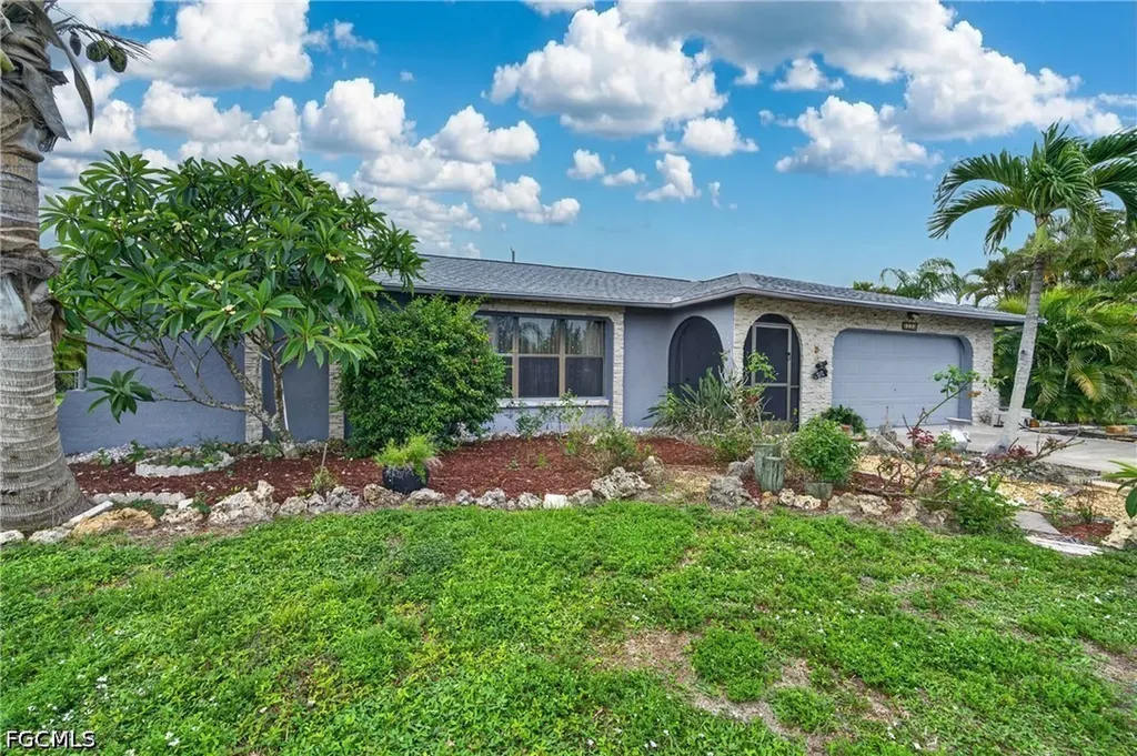 2233 SW 4th Street Cape Coral FL 33991