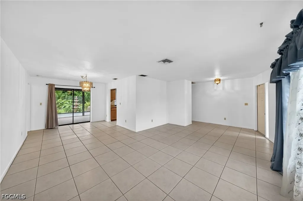 2233 SW 4th Street Cape Coral FL 33991