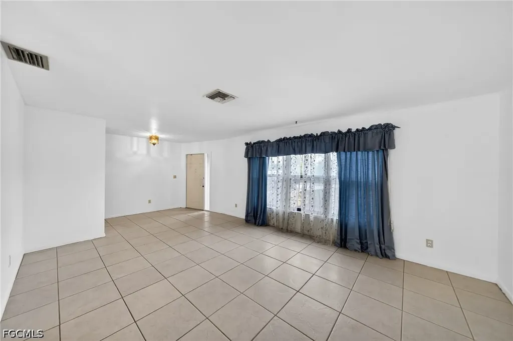 2233 SW 4th Street Cape Coral FL 33991
