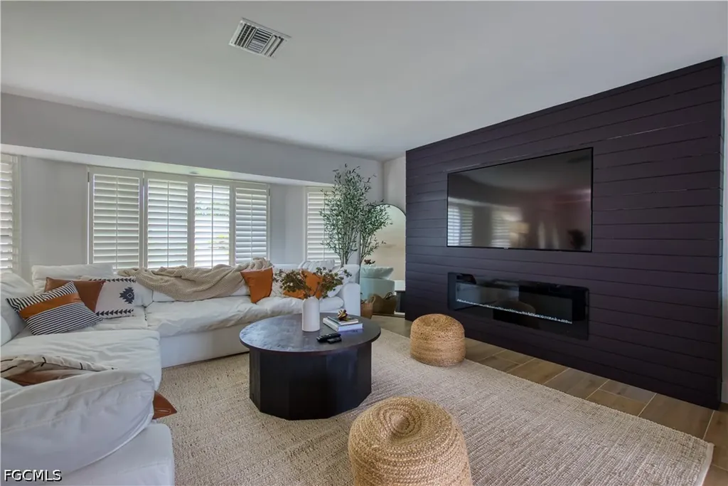 154 SW 52nd Street Cape Coral FL 33914