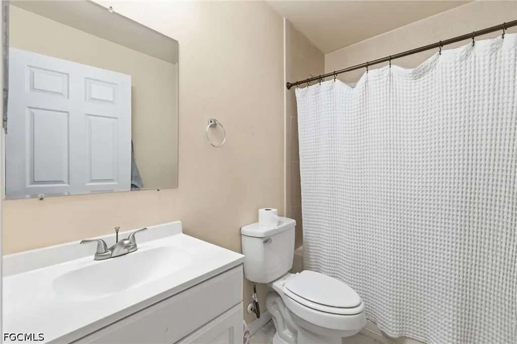 1018-1020 SE 24th Avenue Cape Coral FL 33990