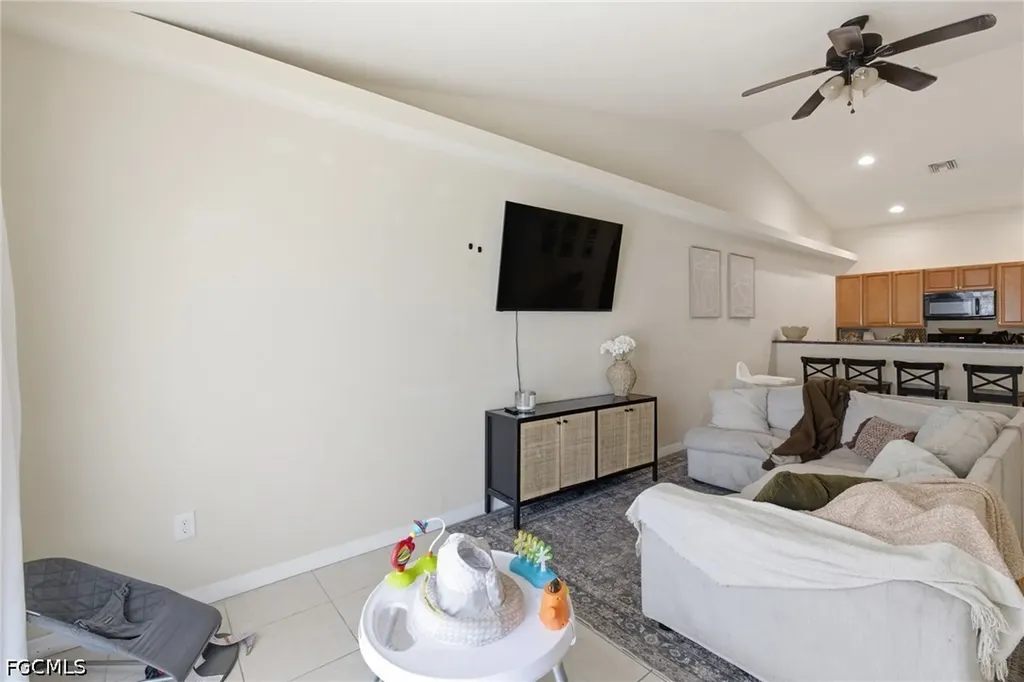 1018-1020 SE 24th Avenue Cape Coral FL 33990