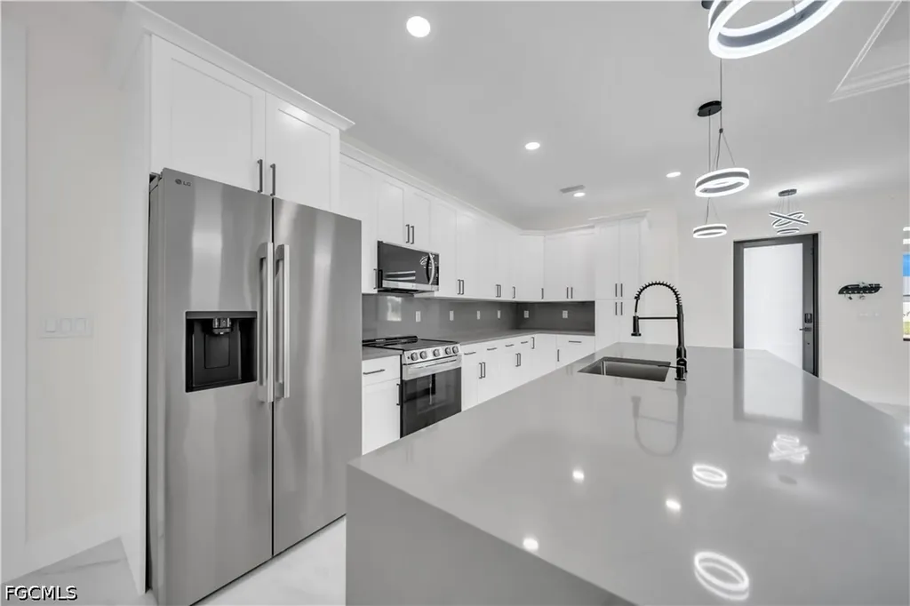 807 Nicholas Parkway W Cape Coral FL 33991