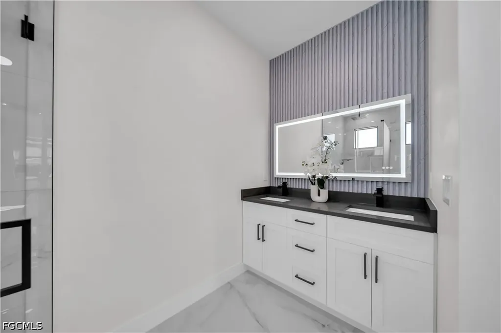 807 Nicholas Parkway W Cape Coral FL 33991