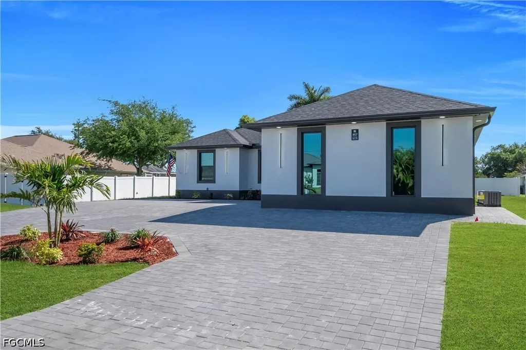 807 Nicholas Parkway W Cape Coral FL 33991