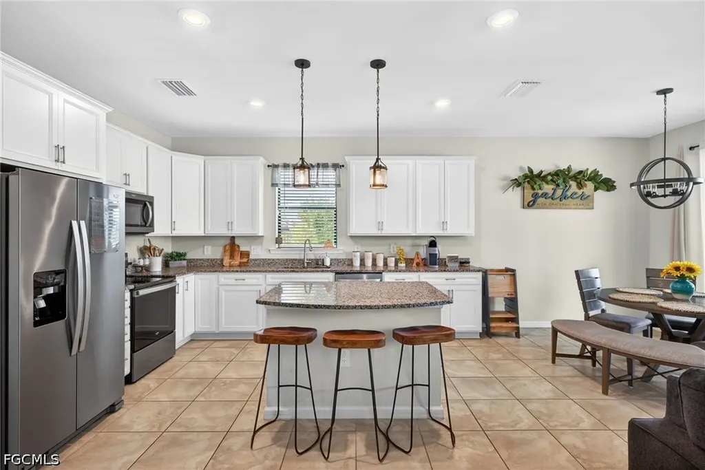3721 E Hampton Circle Alva FL 33920