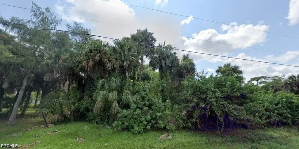 190 19th Street NW Naples FL 34120