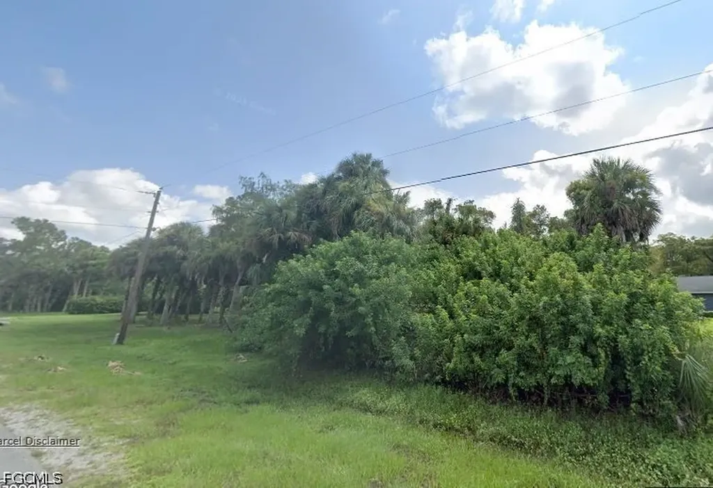 190 19th Street NW Naples FL 34120
